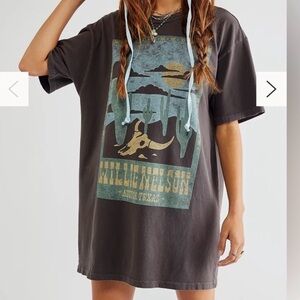 Free People Daydreamer Willie Nelson Gray Oversized Band Tee